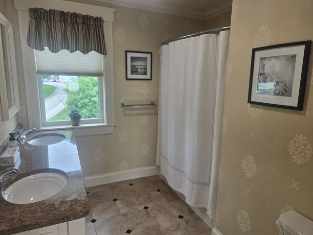 35 North Shore Road, Derry, NH 03038