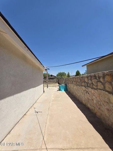 910 SGT JOSE GONZALES Road, El Paso, TX 79927