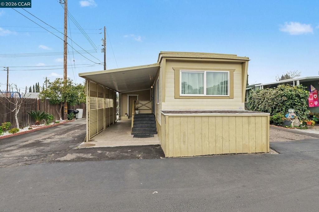 75 75 E Bolton Rd, Oakley, CA 94561