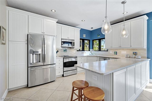 1126 Harbour Cottage CT, Sanibel, FL 33957