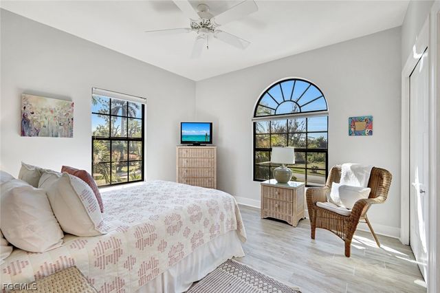 1126 Harbour Cottage CT, Sanibel, FL 33957