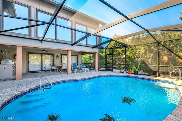 1126 Harbour Cottage CT, Sanibel, FL 33957