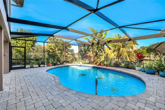 1126 Harbour Cottage CT, Sanibel, FL 33957