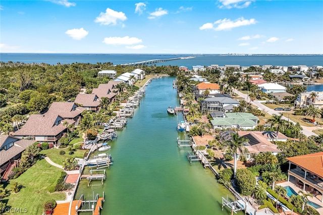 1126 Harbour Cottage CT, Sanibel, FL 33957