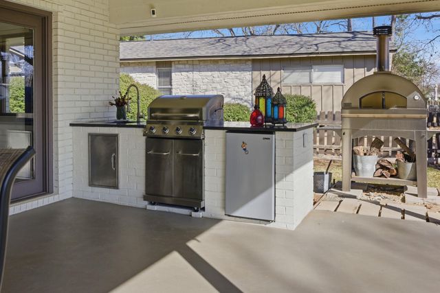 417 Olympia Fields, Meadowlakes, TX 78654