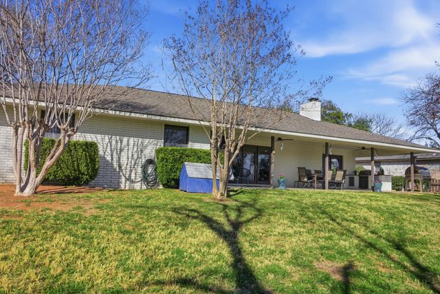 417 Olympia Fields, Meadowlakes, TX 78654