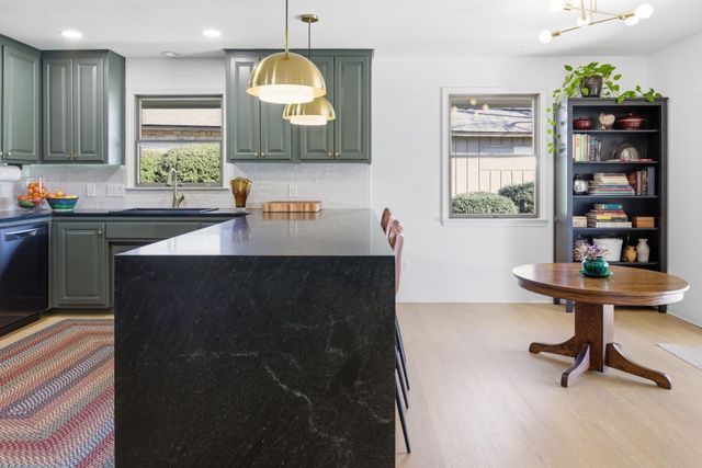 417 Olympia Fields, Meadowlakes, TX 78654