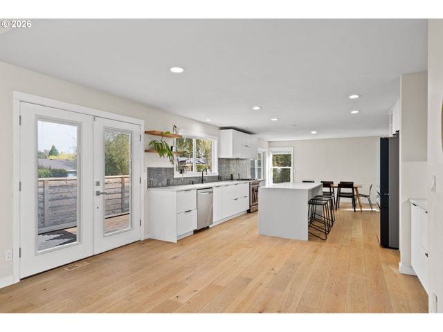 14375 Sw BARLOW Ct, Beaverton, OR 97008