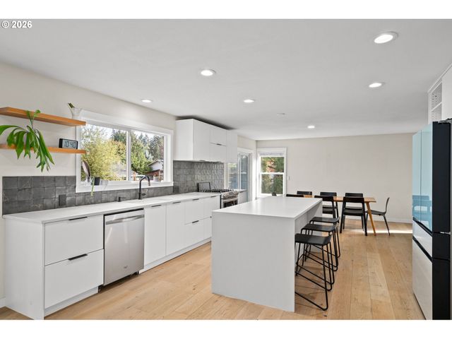14375 Sw BARLOW Ct, Beaverton, OR 97008