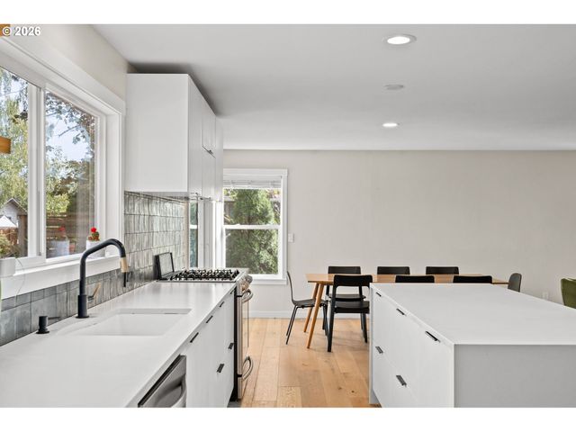 14375 Sw BARLOW Ct, Beaverton, OR 97008