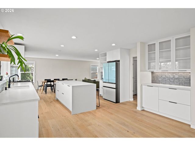 14375 Sw BARLOW Ct, Beaverton, OR 97008