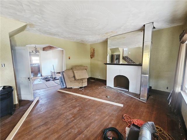 909 Franklin St, Mckeesport, PA 15132