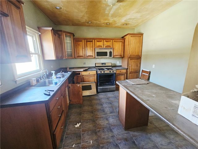 909 Franklin St, Mckeesport, PA 15132