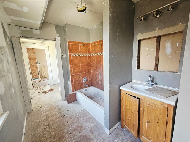 909 Franklin St, Mckeesport, PA 15132