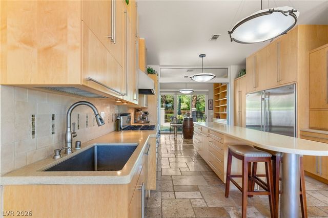 7869 Bermuda Dunes Avenue, Las Vegas, NV 89113