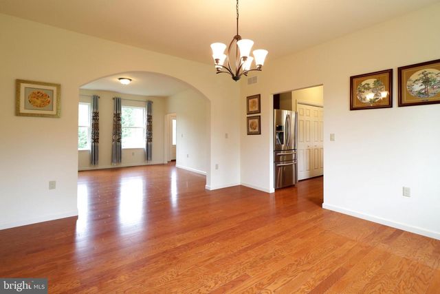 311 TREETOPS DR, State College, PA 16801