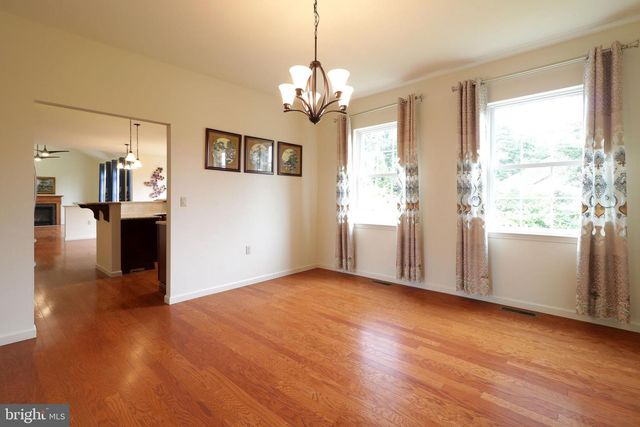 311 TREETOPS DR, State College, PA 16801