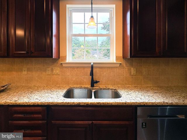 311 TREETOPS DR, State College, PA 16801