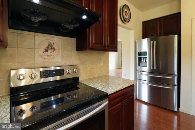 311 TREETOPS DR, State College, PA 16801