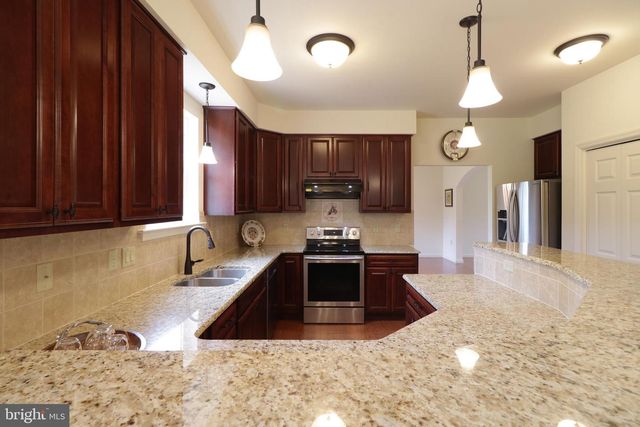 311 TREETOPS DR, State College, PA 16801