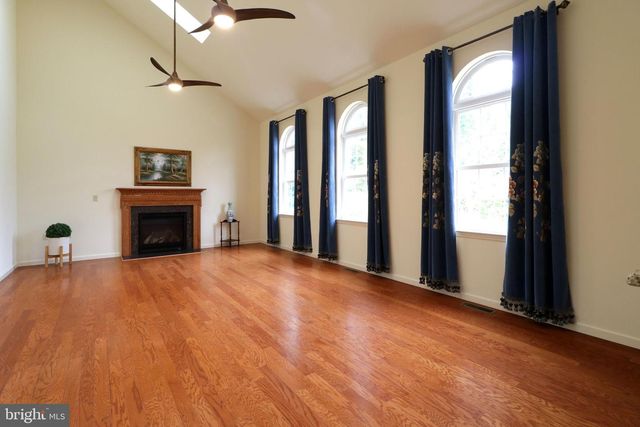 311 TREETOPS DR, State College, PA 16801