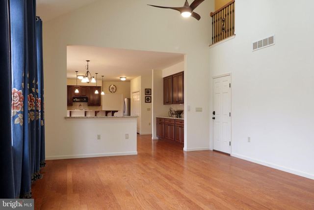 311 TREETOPS DR, State College, PA 16801