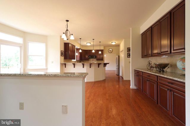 311 TREETOPS DR, State College, PA 16801