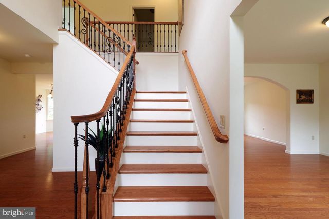 311 TREETOPS DR, State College, PA 16801