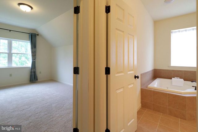 311 TREETOPS DR, State College, PA 16801