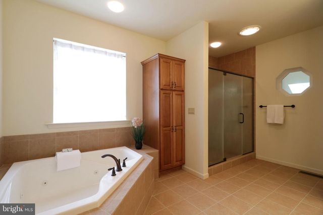 311 TREETOPS DR, State College, PA 16801