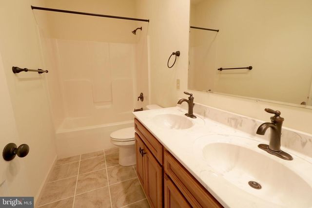 311 TREETOPS DR, State College, PA 16801