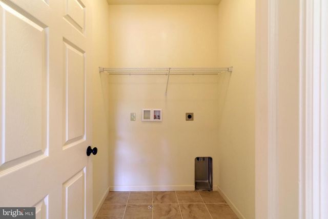 311 TREETOPS DR, State College, PA 16801