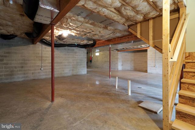 311 TREETOPS DR, State College, PA 16801