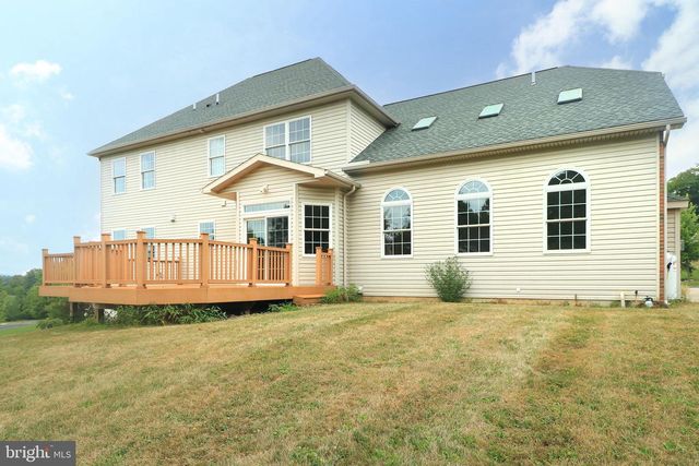 311 TREETOPS DR, State College, PA 16801