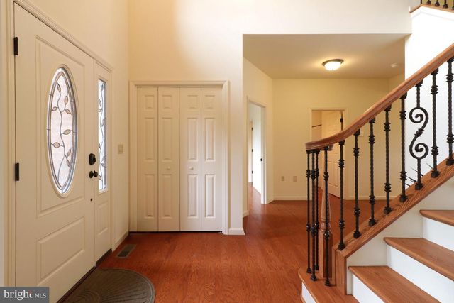 311 TREETOPS DR, State College, PA 16801