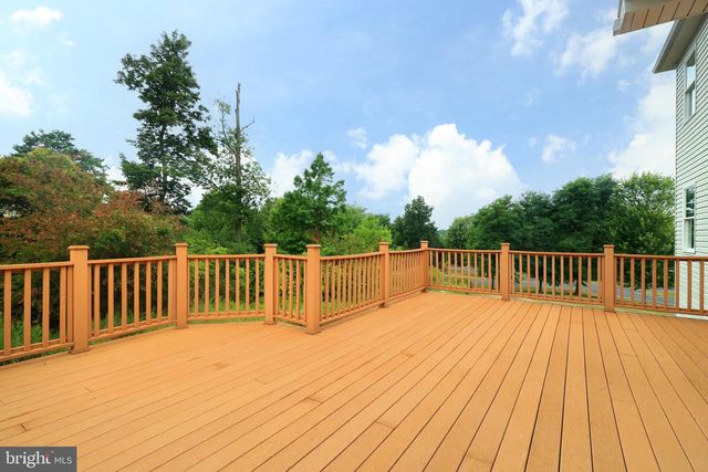 311 TREETOPS DR, State College, PA 16801