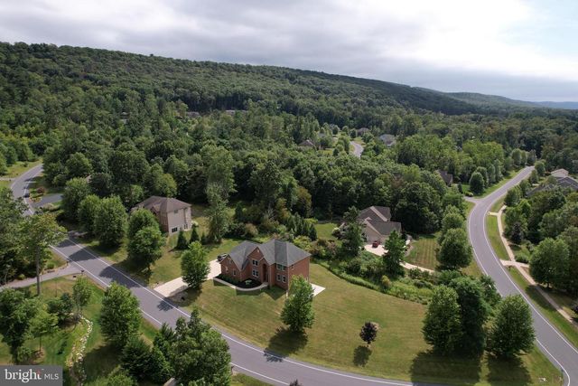 311 TREETOPS DR, State College, PA 16801