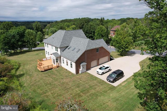 311 TREETOPS DR, State College, PA 16801