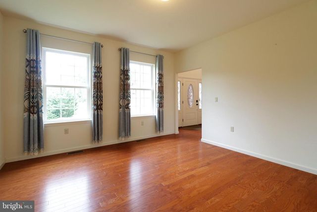 311 TREETOPS DR, State College, PA 16801