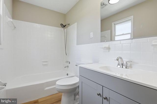 11195 VALLEY RD, Berkeley Springs, WV 25411
