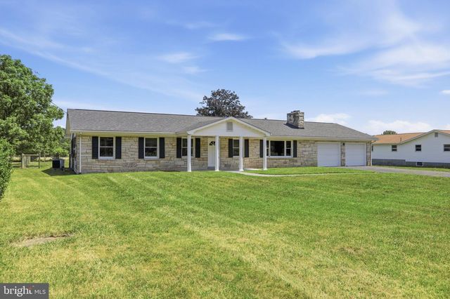 11195 VALLEY RD, Berkeley Springs, WV 25411