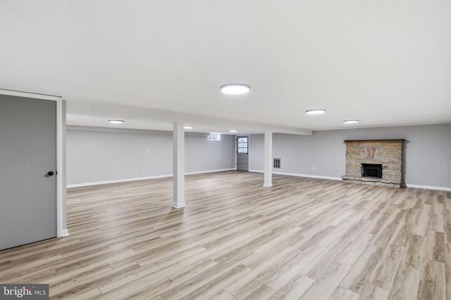 11195 VALLEY RD, Berkeley Springs, WV 25411