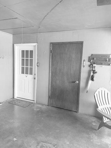 21 N Avenue D, Freeport, TX 77541