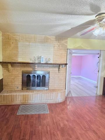 21 N Avenue D, Freeport, TX 77541