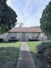 21 N Avenue D, Freeport, TX 77541