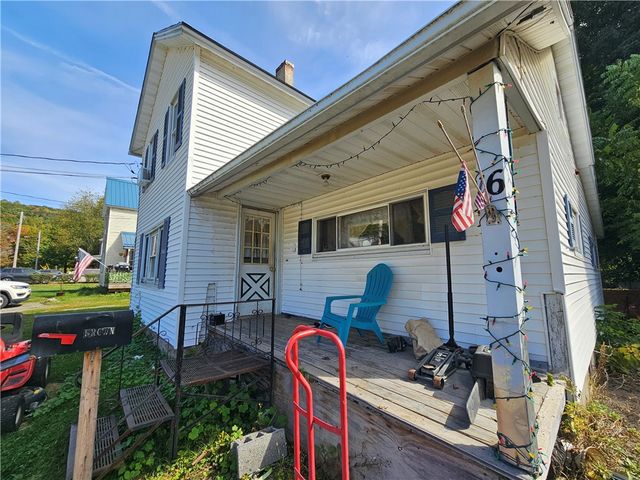 16 Wood Street, Bath, NY 14810