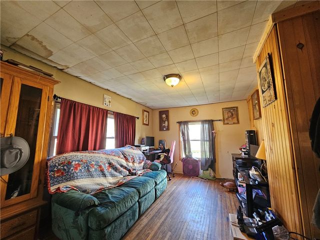 16 Wood Street, Bath, NY 14810