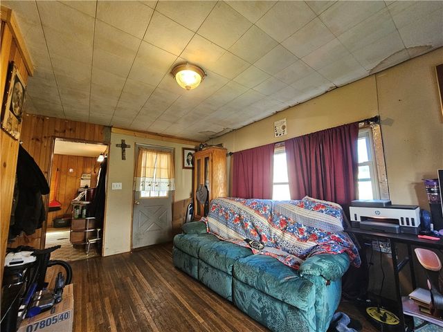 16 Wood Street, Bath, NY 14810