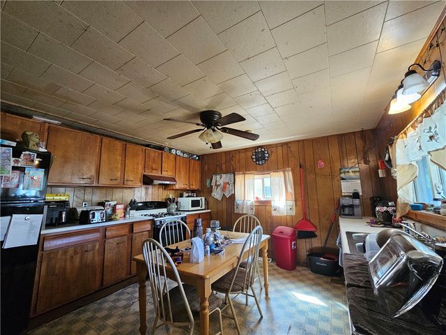 16 Wood Street, Bath, NY 14810