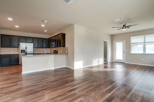 1701 Logan DR 34, Round Rock, TX 78664